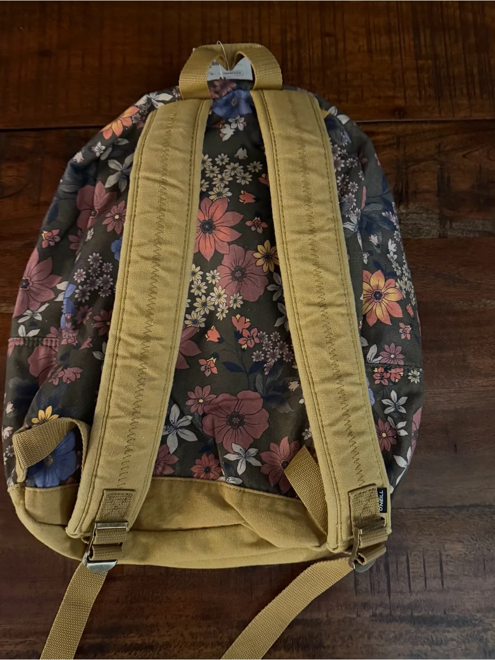 NWT O’Neill Shoreline Backpack olive floral